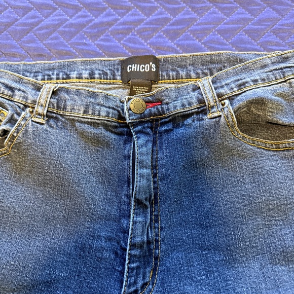 2 for $20! Chico's Cropped Denim Jeans with Red Detail - Picture 6 of 9